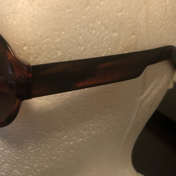 Authentic Moncler Sunglasses - Picture 6 of 8